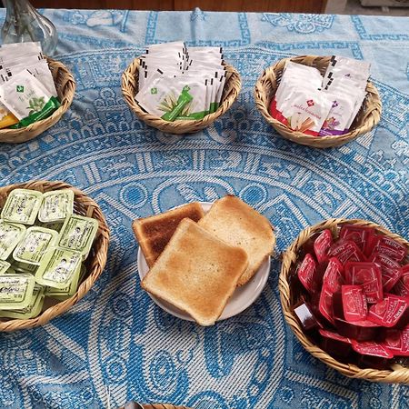 Mio Tulum Hotel Boutique Εξωτερικό φωτογραφία A selection of jams and spreads